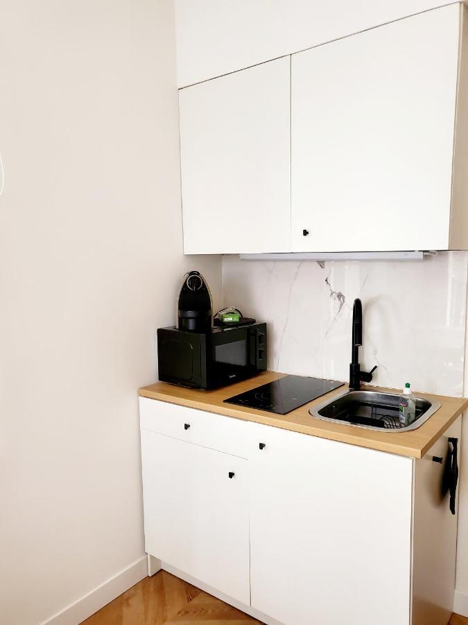 Studio Jeannette Avec Balcon Et Juste A 130 Metres Plage ! Plein Centre ! Wifi - Draps Serviettes Inclus ! Trouville-sur-Mer Luaran gambar